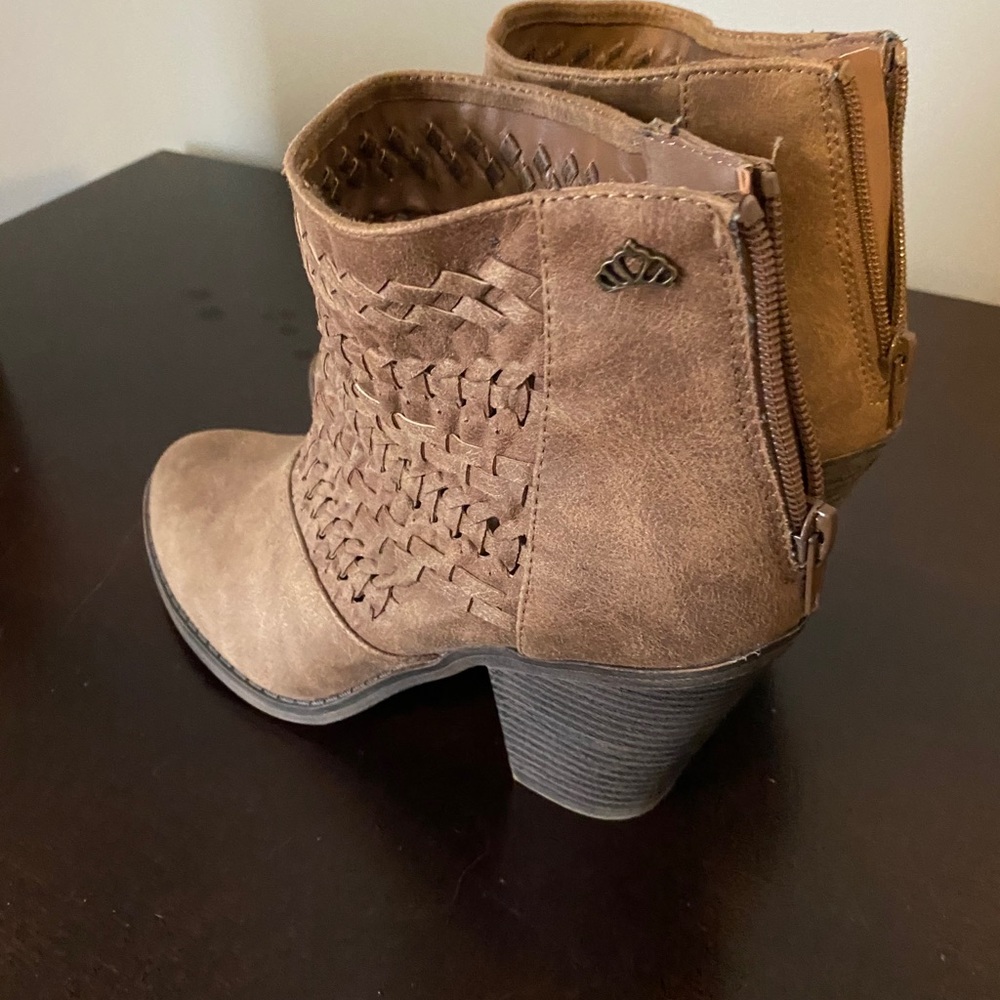 Booties - Picture 3 of 4